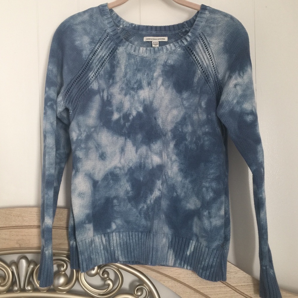 🖤AE Sweater💙 - Picture 2 of 4